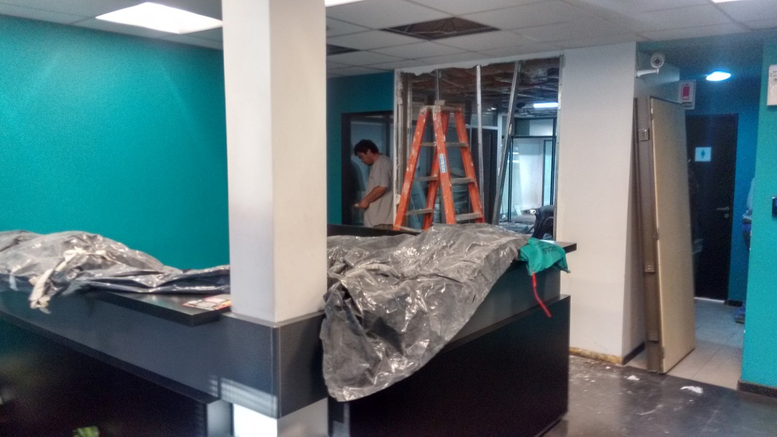 Reforma de Oficina, Instalaciones, Cambio de Imagen Institucional — obra